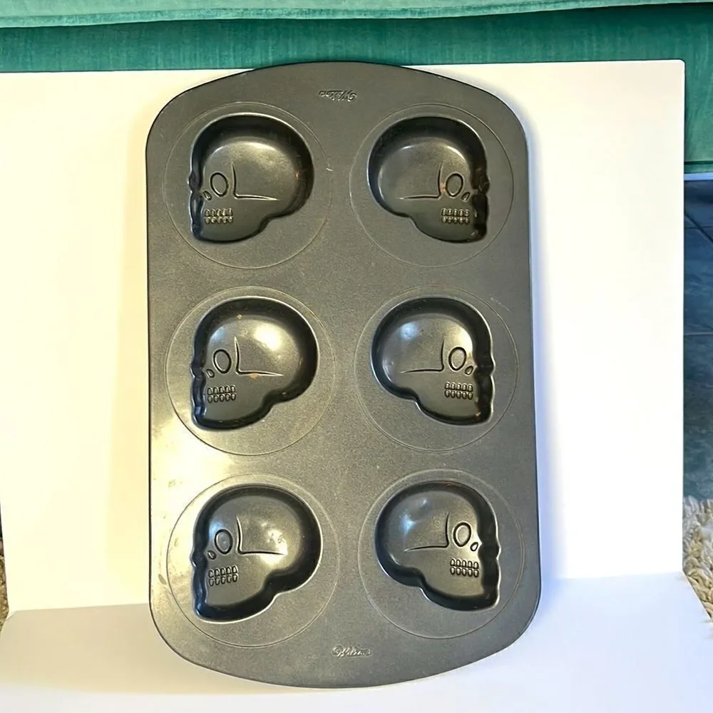 Wilton skeleton baking pan EUC